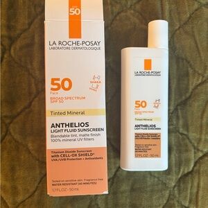 La Roche-Posay Anthelios Tinted Mineral Sunscreen SPF 50